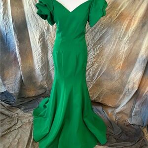 Emerald Green Off-Shoulder Maxi Dress